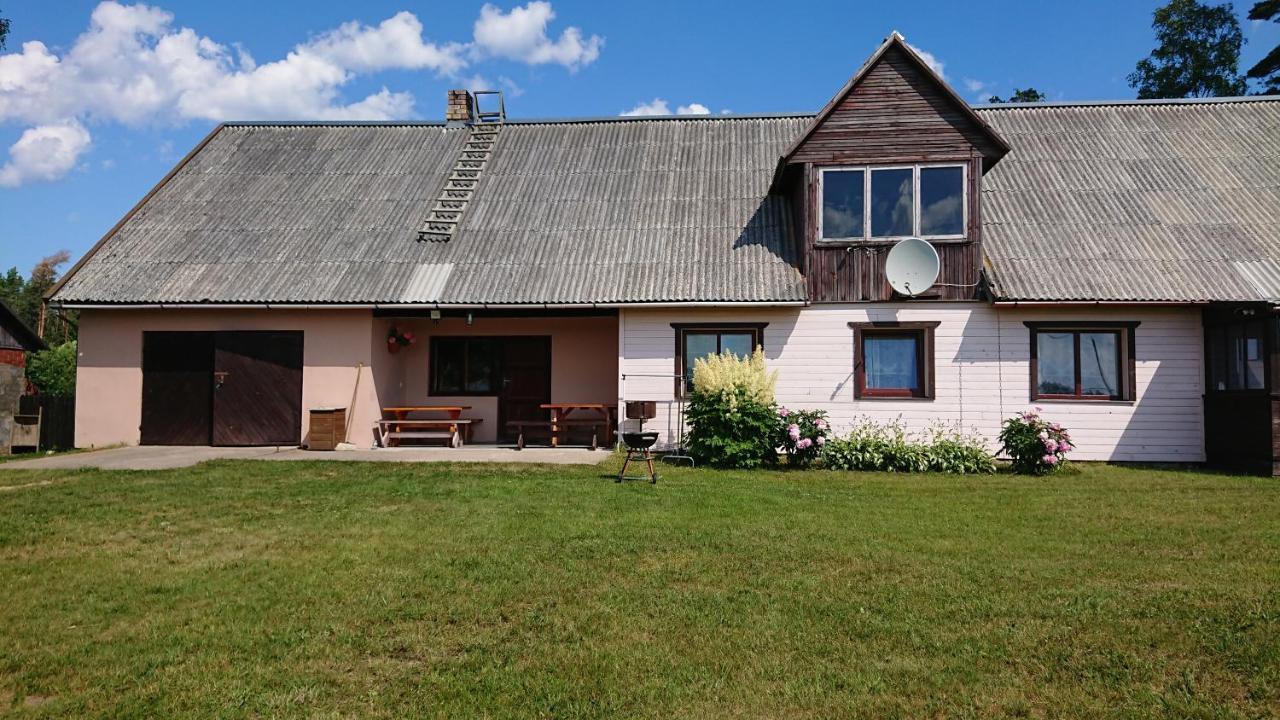 Ferienwohnung Dzivoklis Pirmie Zalmezi Jurkalne Exterior foto